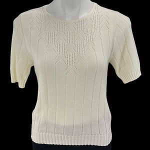 Vintage sweater knit shirt sleeve size small. Pullover knit top.